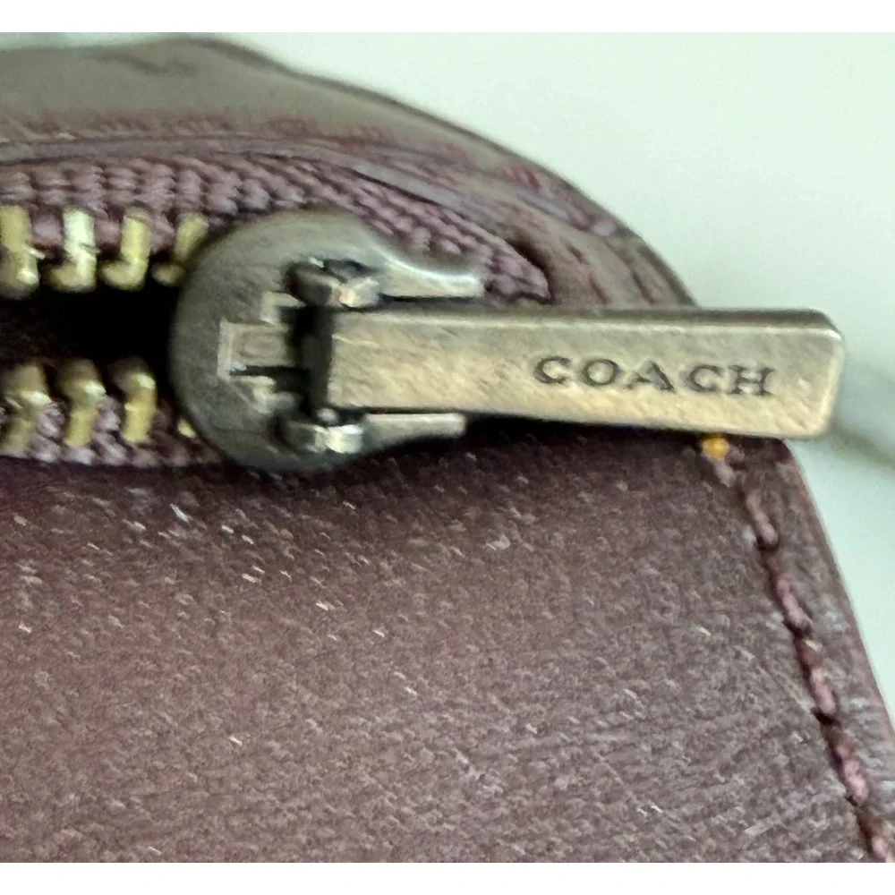 Coach Mens Black Pebble Leather Bifold Wallet Burgundy Interior Zipper Pocket